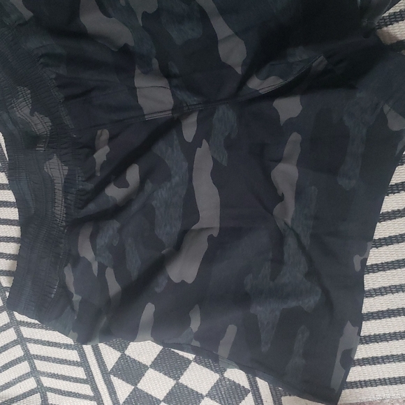 OLD NAVY running shorts sz L - Picture 2 of 7